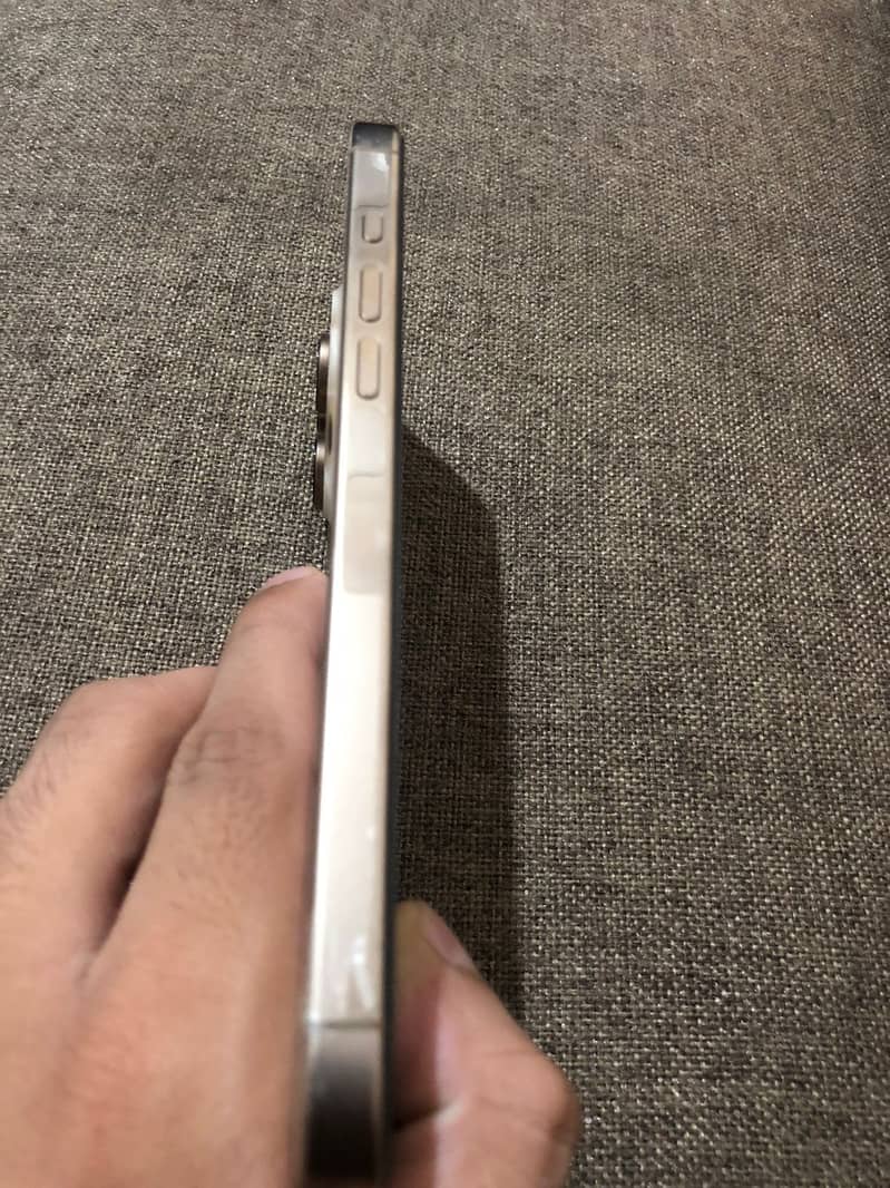 Apple iPhone 16 Pro Max 5