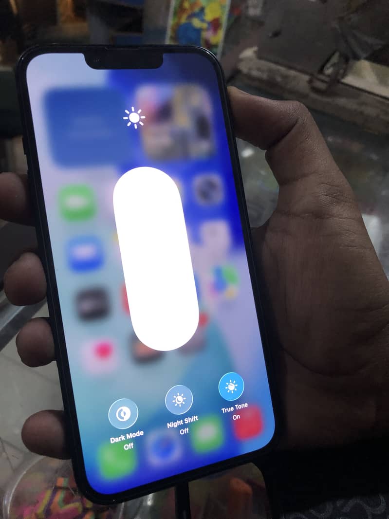 iPhone 14 4