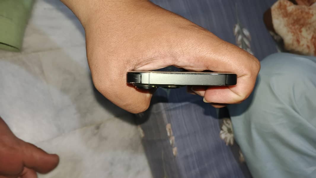 iphone 13 pro 2