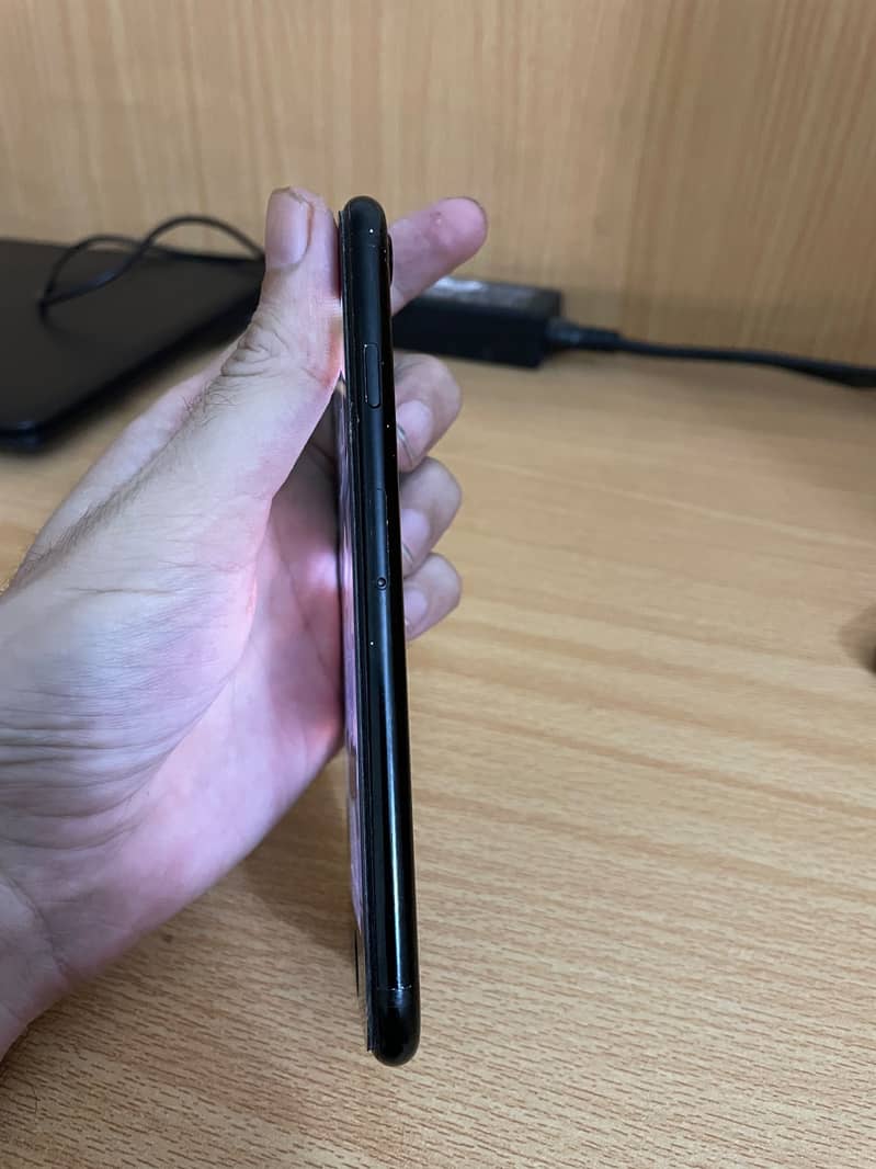 Apple iPhone 7 2