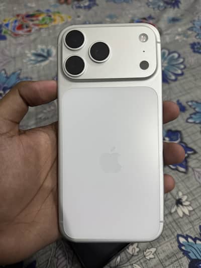 Apple iPhone 17 Pro Max silver