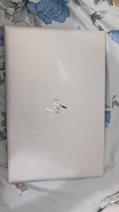 HP elitebook 840 G8