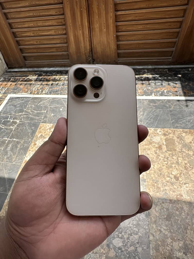 Iphone 16 pro max 1