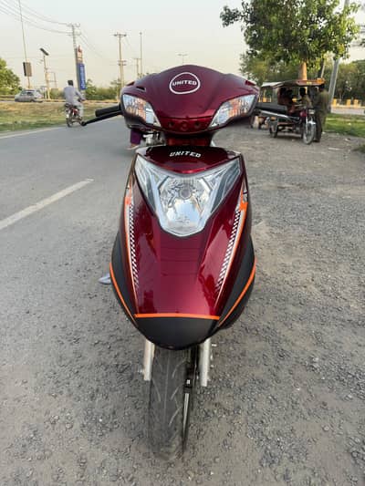 United 100cc Petrol Scooty