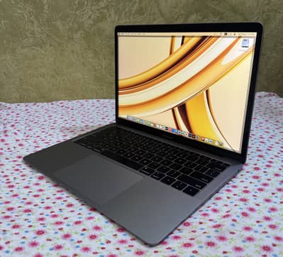 MacBook Air 13" 2019 , 8GB , 256GB