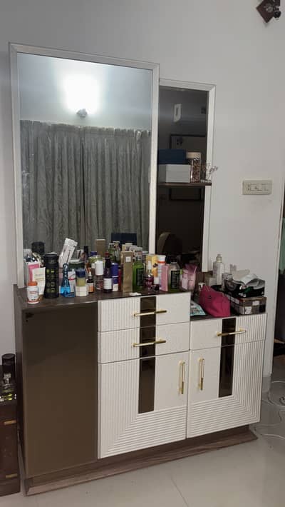 Good as new dressing table
