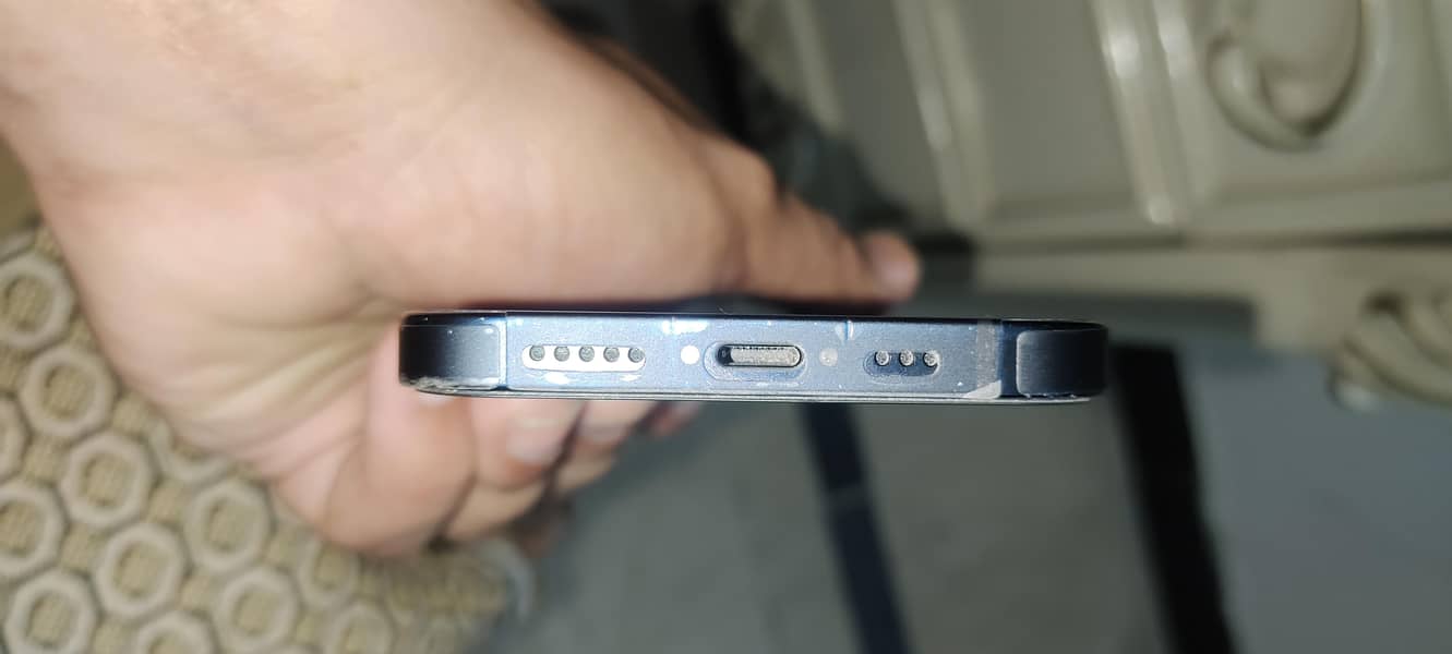 Apple iPhone 12 3