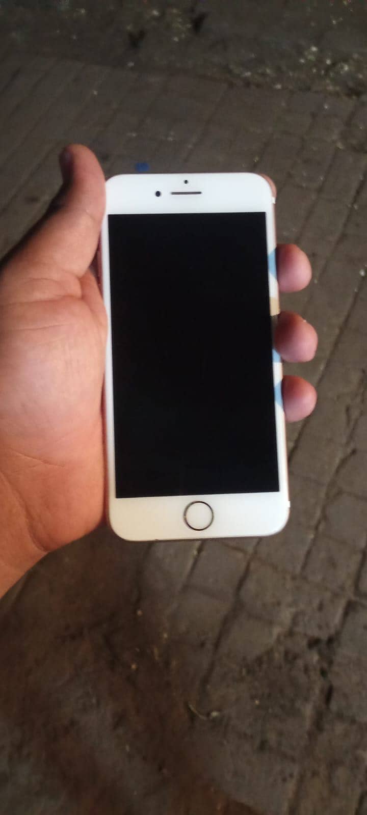 Apple iPhone 7 0