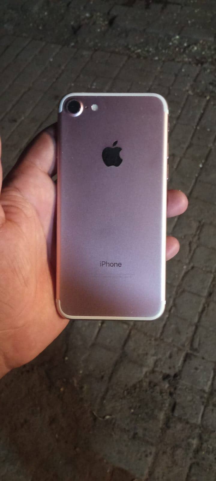 Apple iPhone 7 2