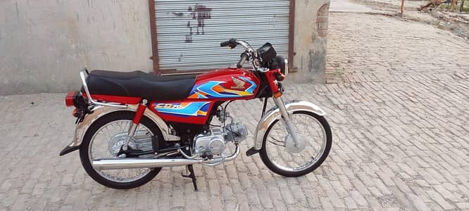 CD 70 Honda 25/26 model good condition bike