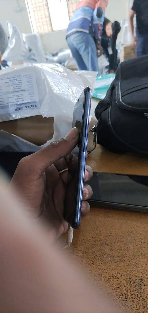 Vivo V21e 6