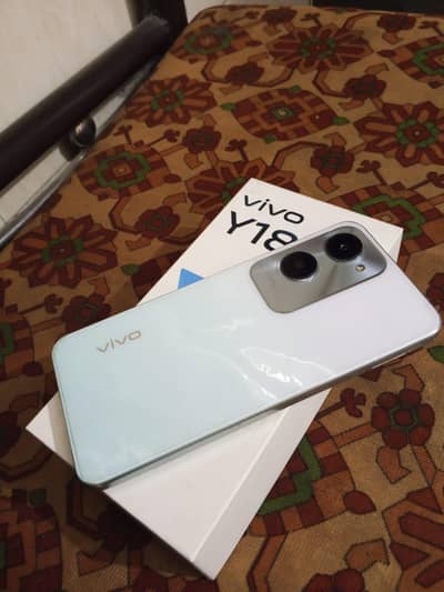 vivo y18 good condition 10/9 with box and charger