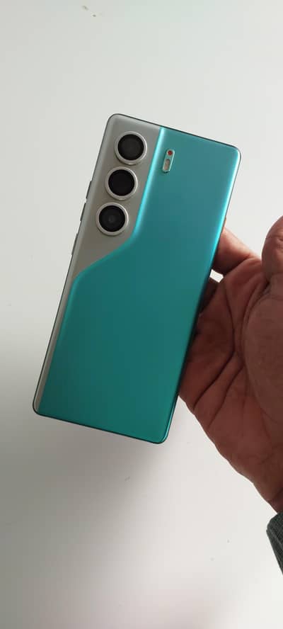 Tecno CAMON 40 Pro