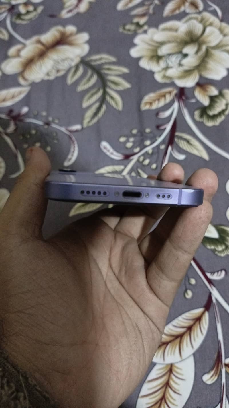 Apple iPhone 12 1