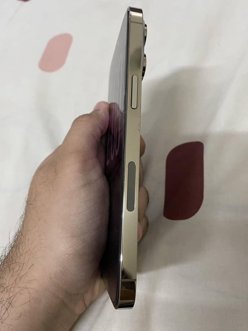 Iphone 14 pro max 4