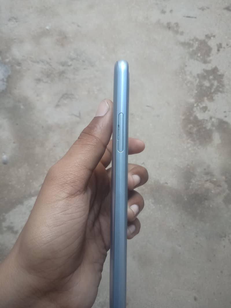 Sharp Aquos Sense 3