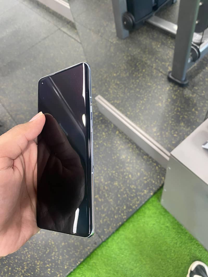 One Plus 9 Pro 4