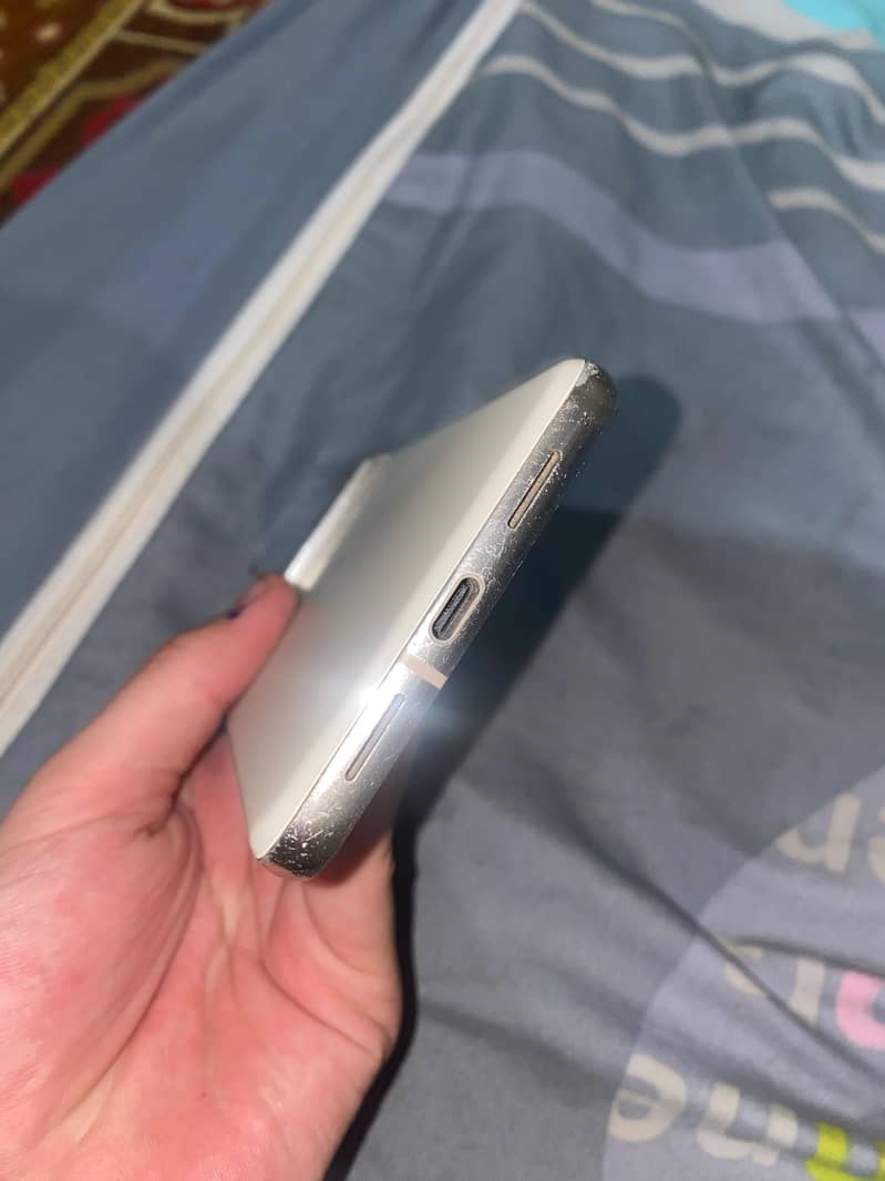 Google Pixel 8 Pro 4