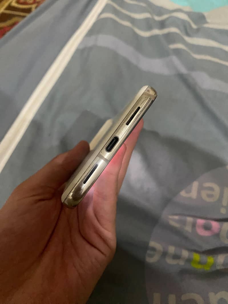 Google Pixel 8 Pro 10