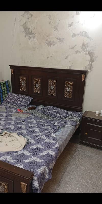 2 dabal bed 1 singar maze and 1 fridge for sale just in 130 lac