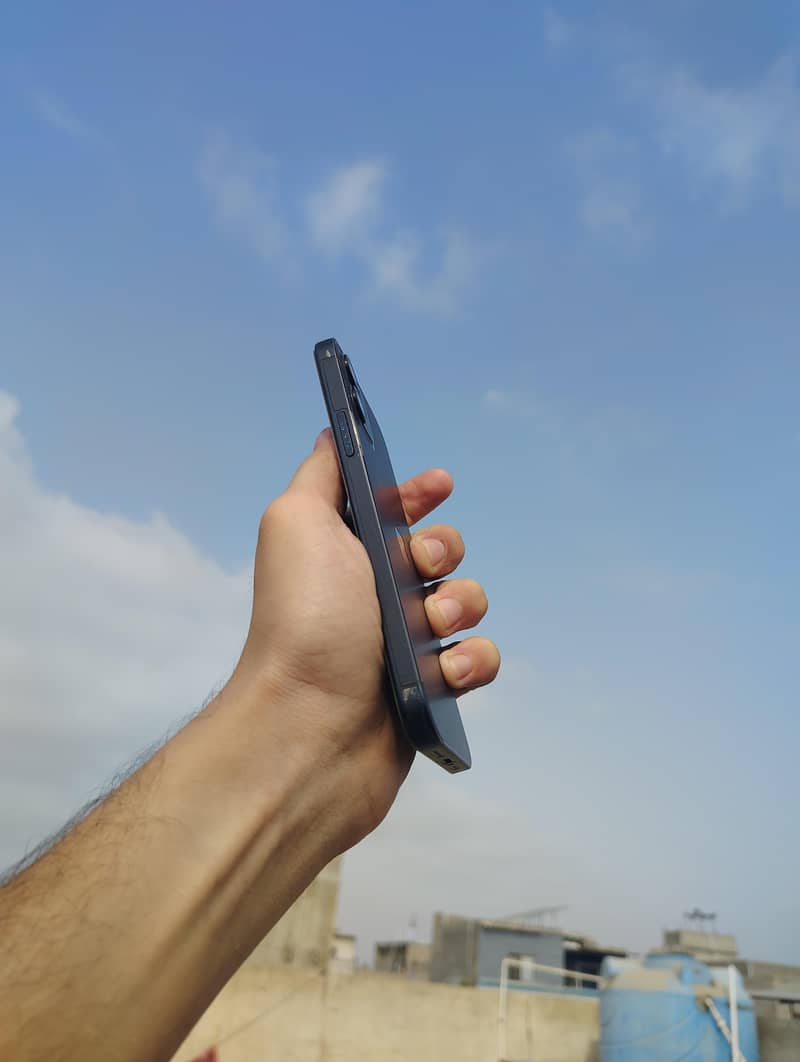 Apple iPhone 12 2