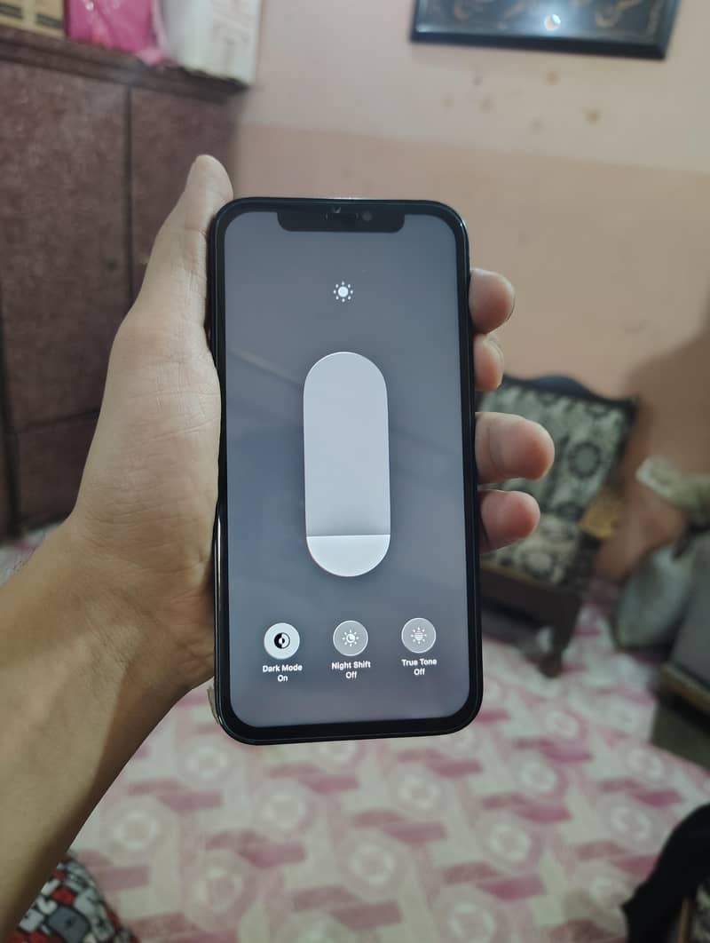 Apple iPhone 12 4