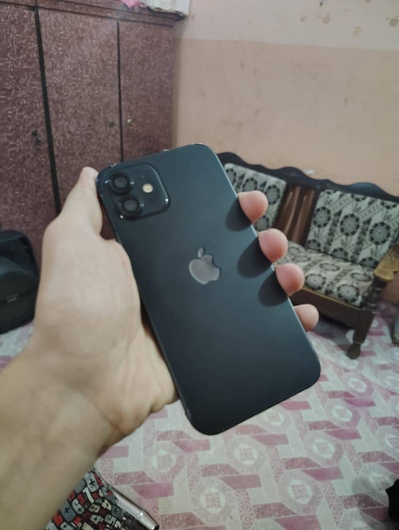 Apple iPhone 12 6