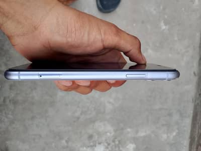 iphone 11 used new condition 10/9 64 gb
