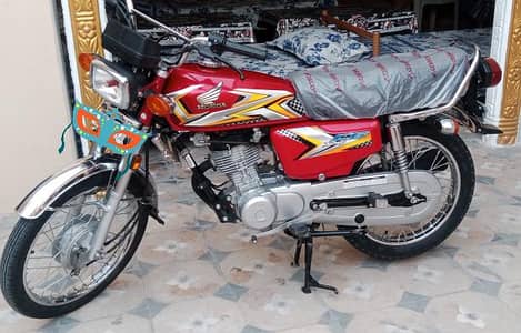 HONDA 24BY25 ISLAMABAD RIGESTERD 1ST OWNER fresh bike