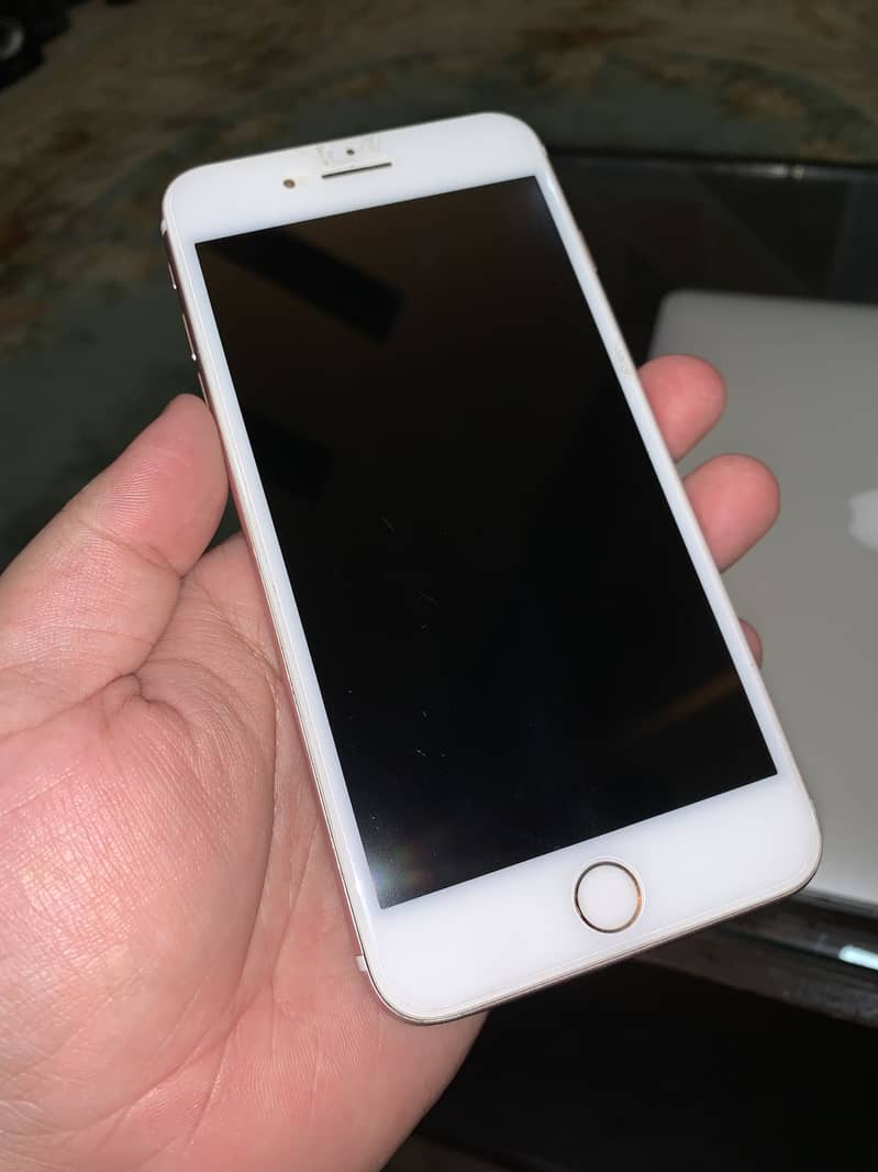 Apple iPhone 7 Plus 1