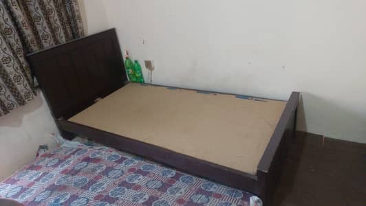 SINGLE BED( ALMOST NEW)