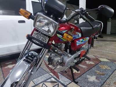 HONDA CD70 2024