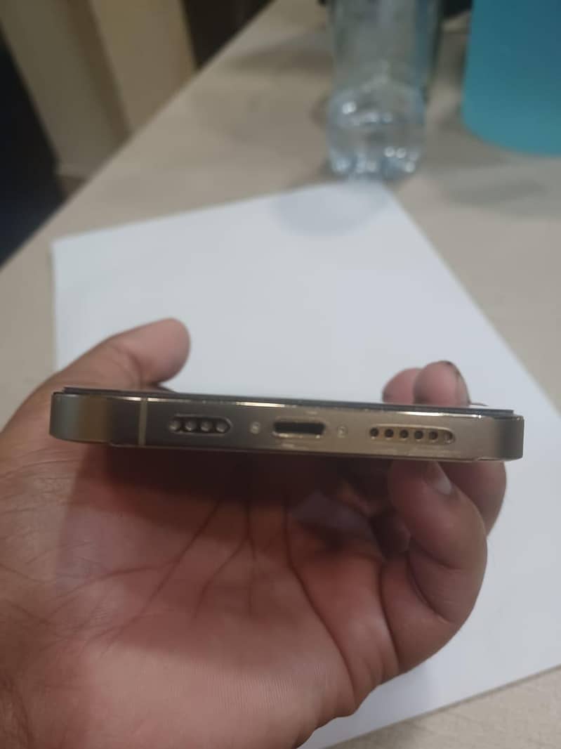 iPhone 12 Pro Max 4