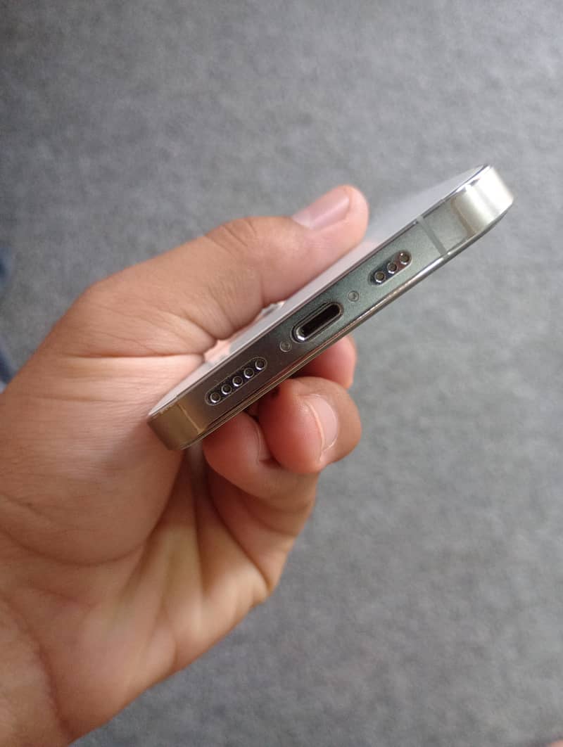 Apple iPhone 13 Pro 2