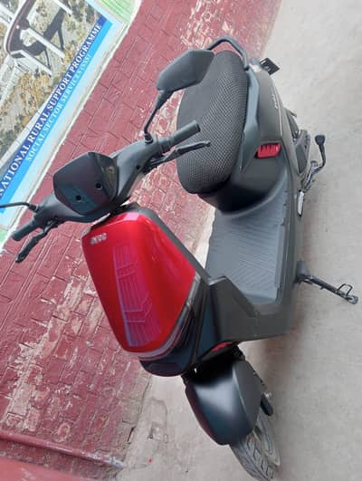Evee Electric Scooty