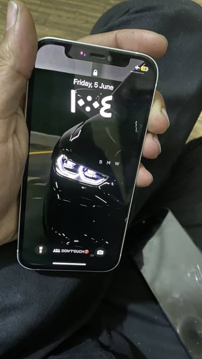 Sub kuch thk ha no open 10/10 ha saf sutra face id sub kuch ok ha