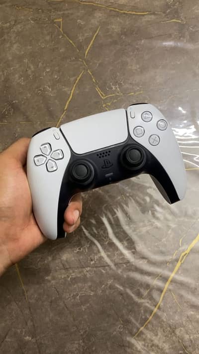 PS5 DualSense Wireless Controller (White)