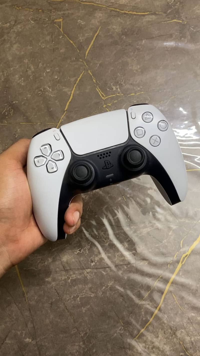 PS5 DualSense Wireless Controller (White) 0