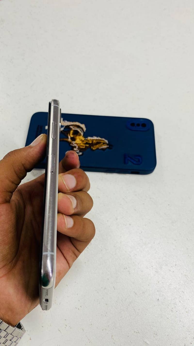 Apple iPhone X 5