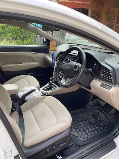 Hyundai Elantra 2021