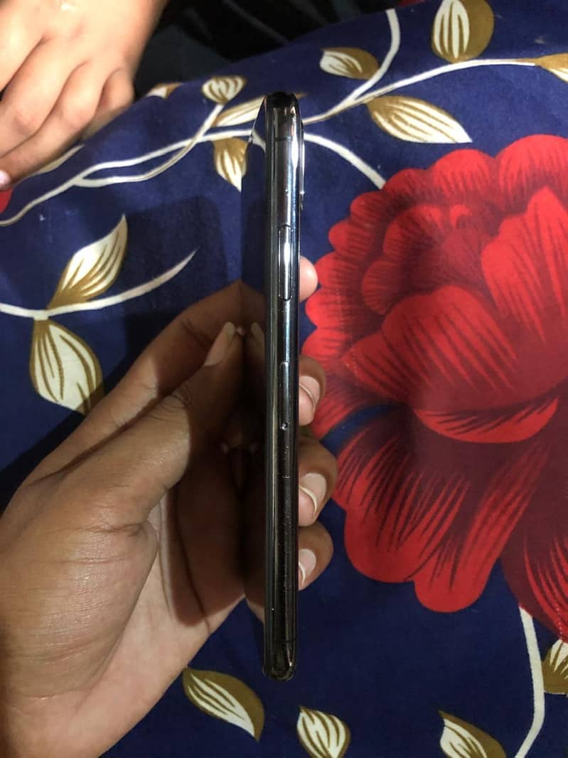 Apple iPhone X 2