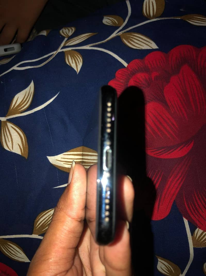 Apple iPhone X 5