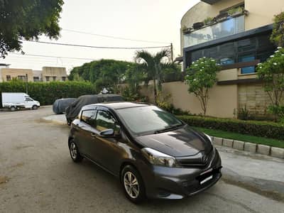 TOYOTA VITZ F 1.0cc MODEL 2011 REG. 2014 ORIGINAL GUN METALLIC COLOR