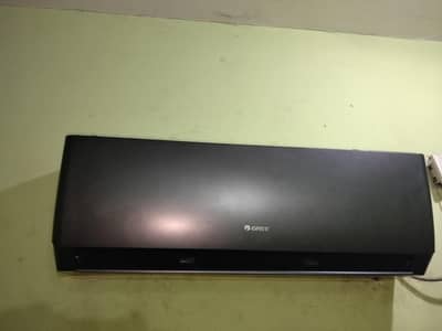 gree AC 1 ton DC inverter heat and cool
