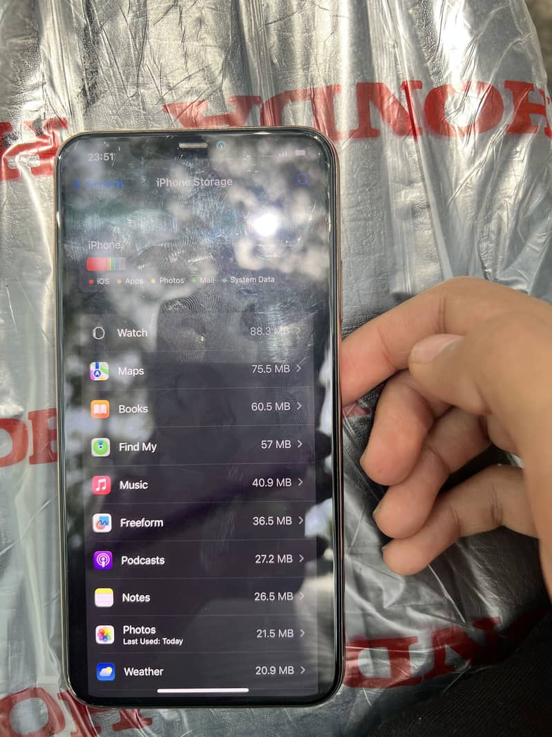 Apple iPhone 11 Pro Max 1