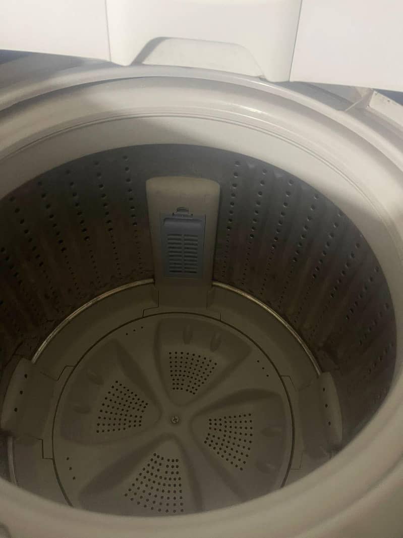 Dawlance automatic washing machine 1