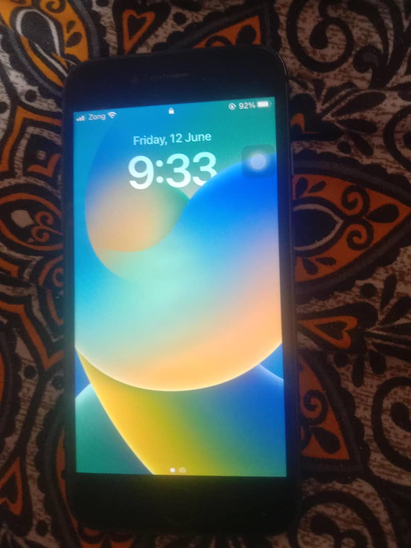 Apple iPhone 8 1