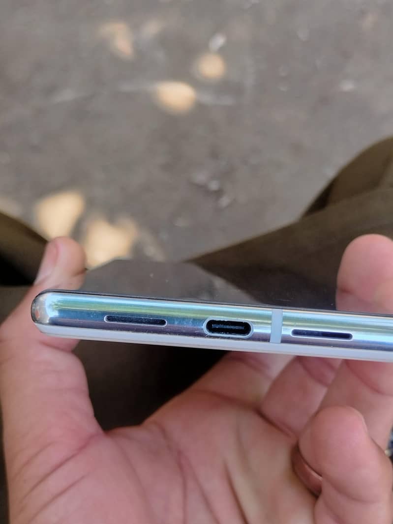 Google Pixel 6 Pro Read Description 2