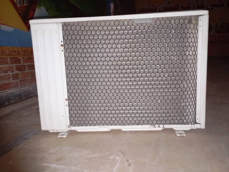 Gree 1 ton Split unit 1