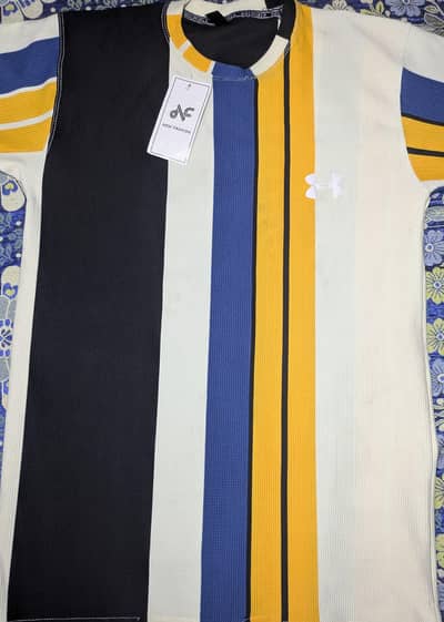 Men's clothing bundle: 1 adidas track suit + 3 trendy T-shirts - Size